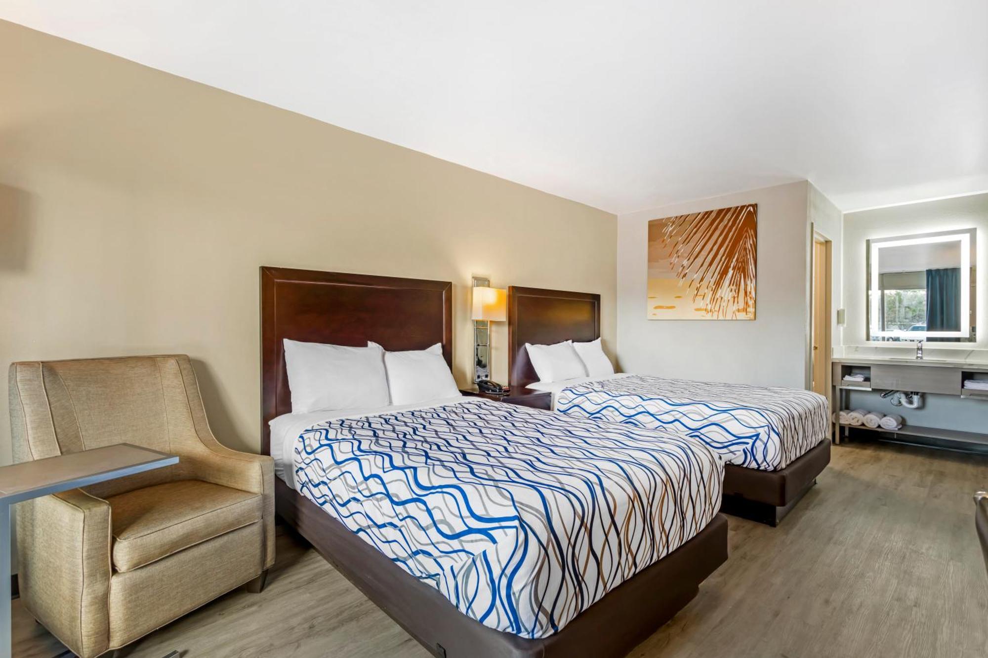 אורנג' פארק Rodeway Inn מראה חיצוני תמונה