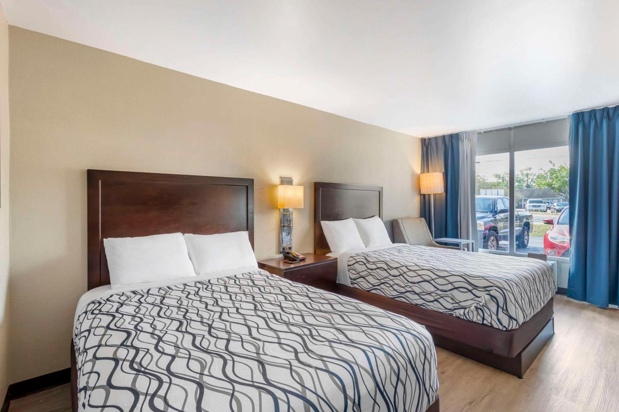אורנג' פארק Rodeway Inn מראה חיצוני תמונה