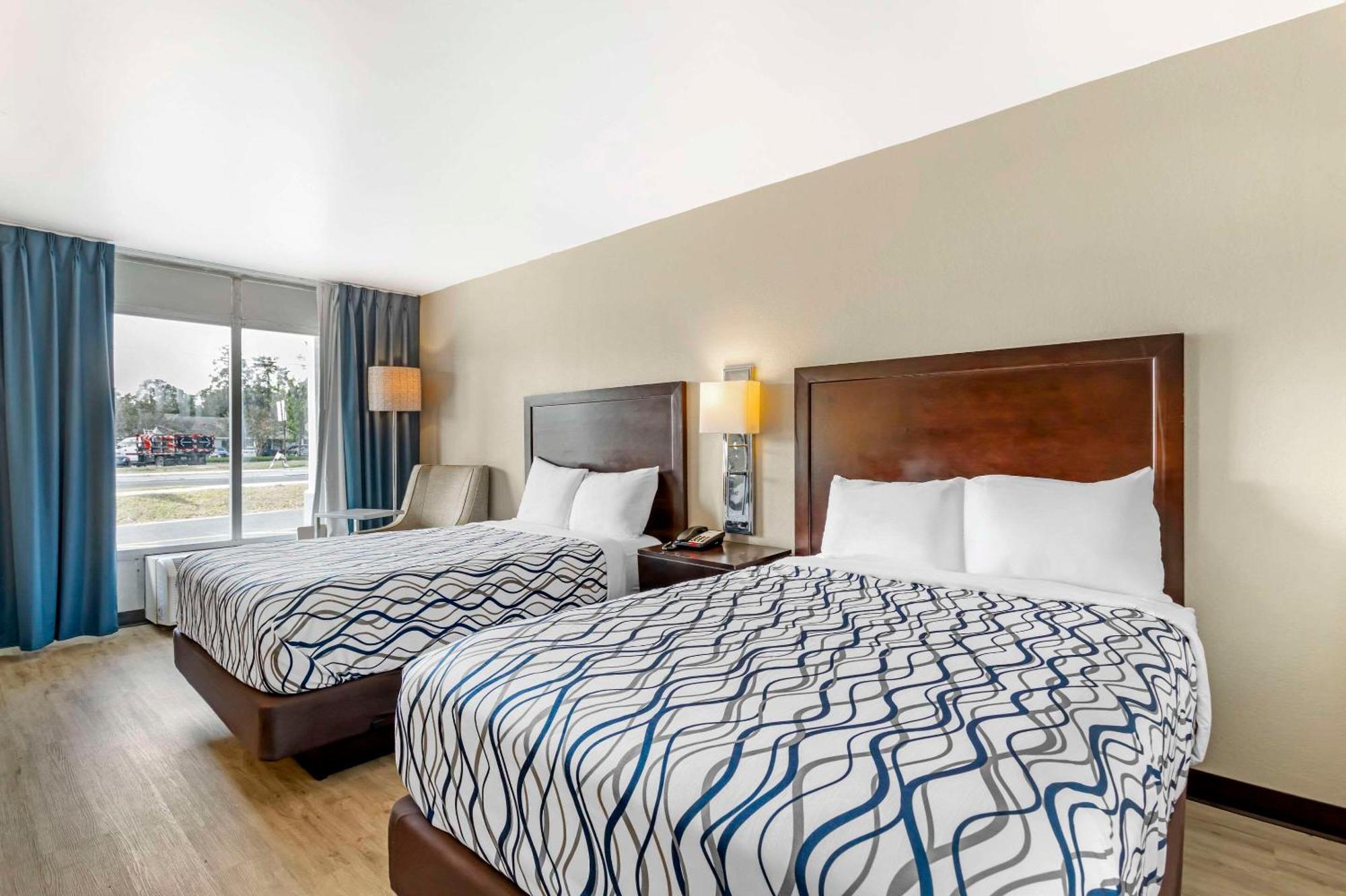 אורנג' פארק Rodeway Inn מראה חיצוני תמונה
