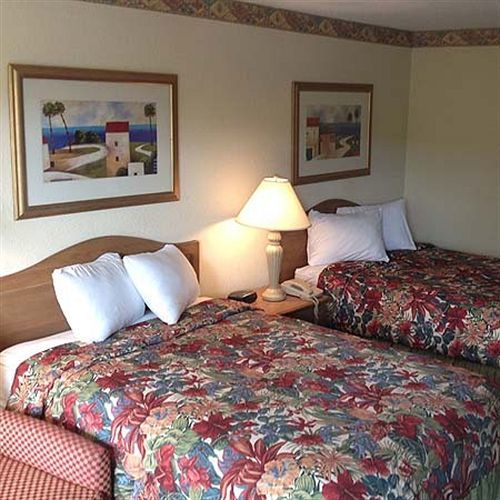 אורנג' פארק Rodeway Inn מראה חיצוני תמונה